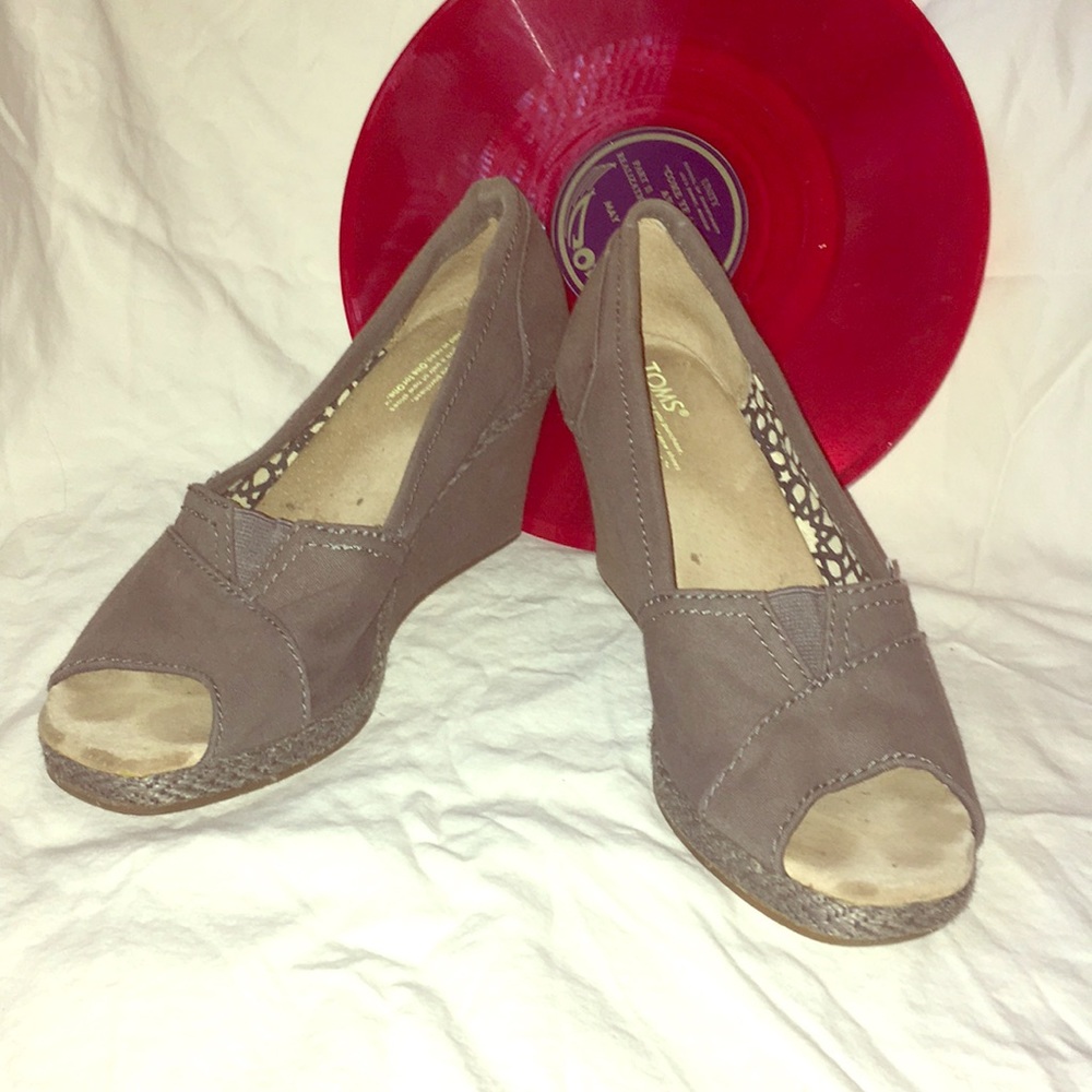 Toms grey wedges